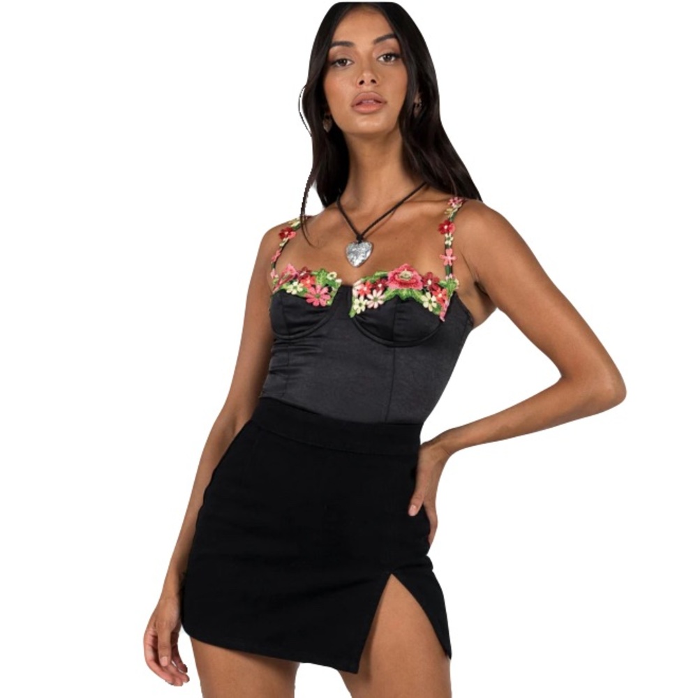 Lioness Lola Black Side Slit Festival‎ Edgy Mini Skirt Small Size 4 NEW